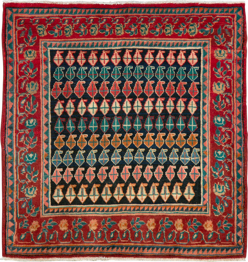 Vintage Persian Mahal Square Rug, No.26305 - Galerie Shabab