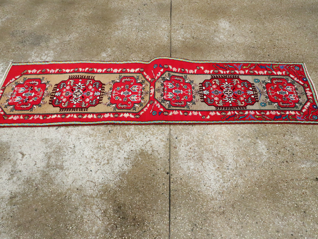 Vintage Persian Mahal Small Runner, No.26317 - Galerie Shabab