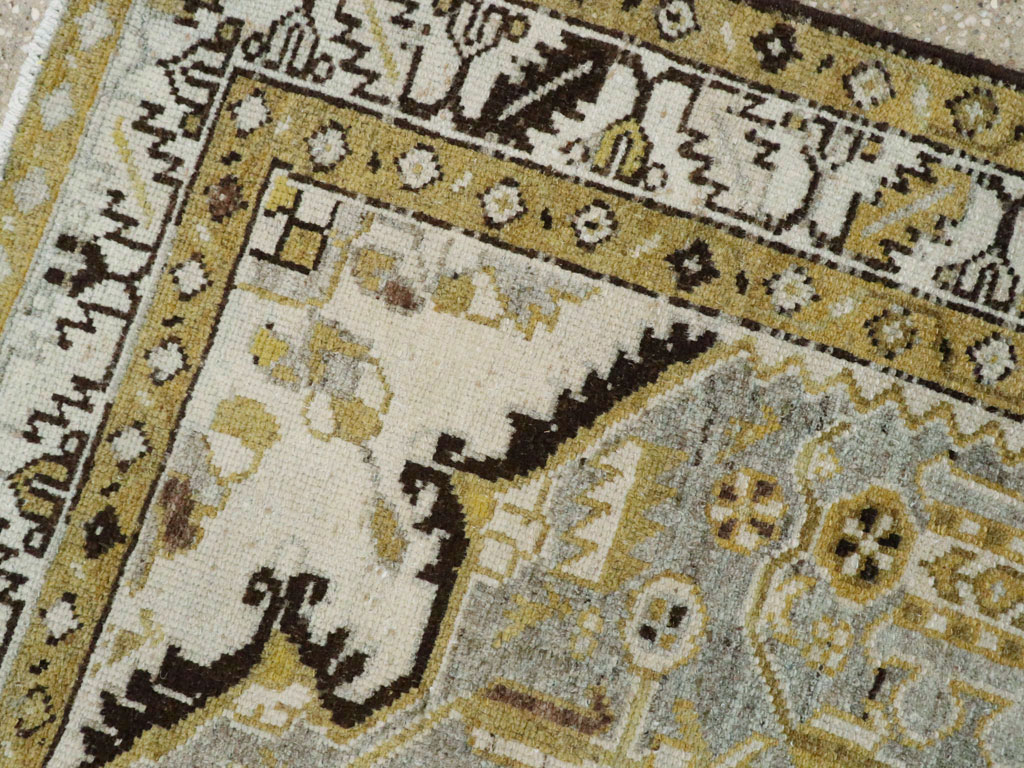 Vintage Persian Malayer Throw Rug, No.26389 - Galerie Shabab