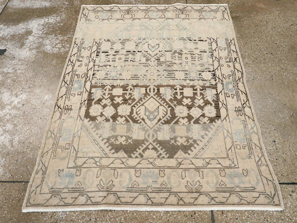 Vintage Persian Malayer Throw Rug, No.26427 - Galerie Shabab