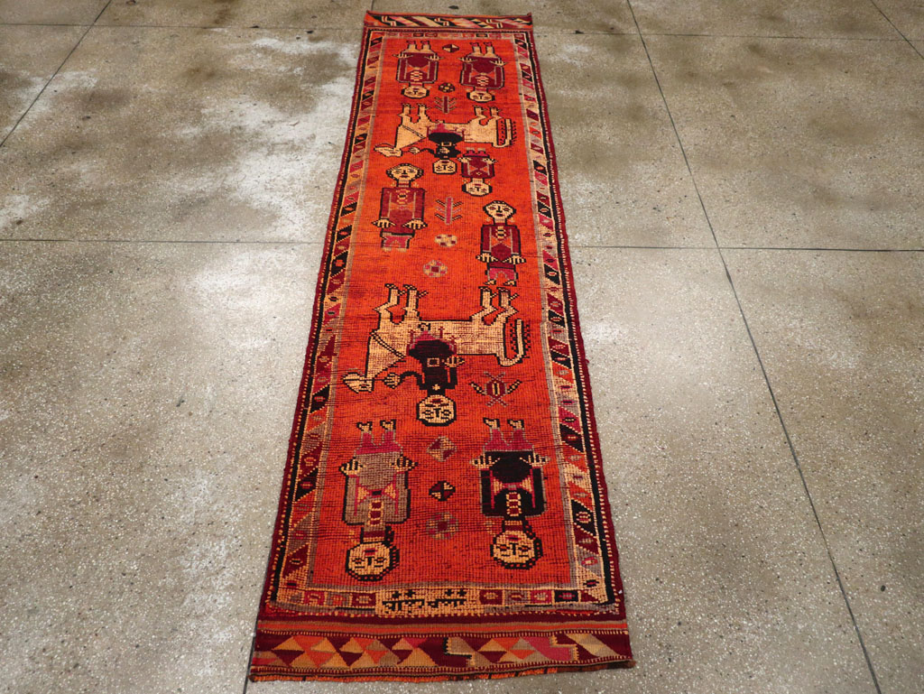Vintage Anatolian Pictorial Runner, No.26447 - Galerie Shabab