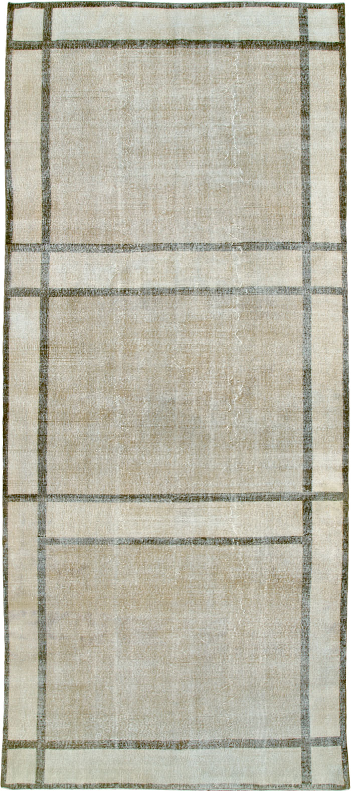Vintage Turkish Anatolian Gallery Carpet, No.26449 - Galerie Shabab