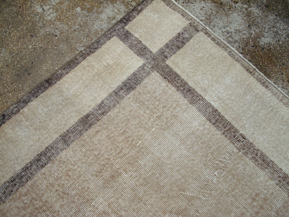 Vintage Turkish Anatolian Gallery Carpet, No.26449 - Galerie Shabab