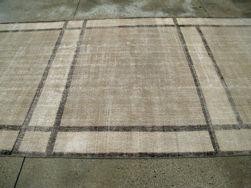Vintage Turkish Anatolian Gallery Carpet, No.26449 - Galerie Shabab