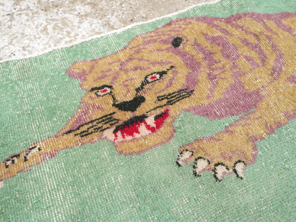 Vintage Turkish Anatolian Pictorial Throw Rug, No.26451 - Galerie Shabab