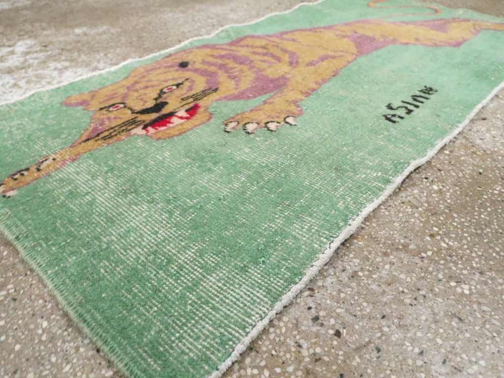 Vintage Turkish Anatolian Pictorial Throw Rug, No.26451 - Galerie Shabab