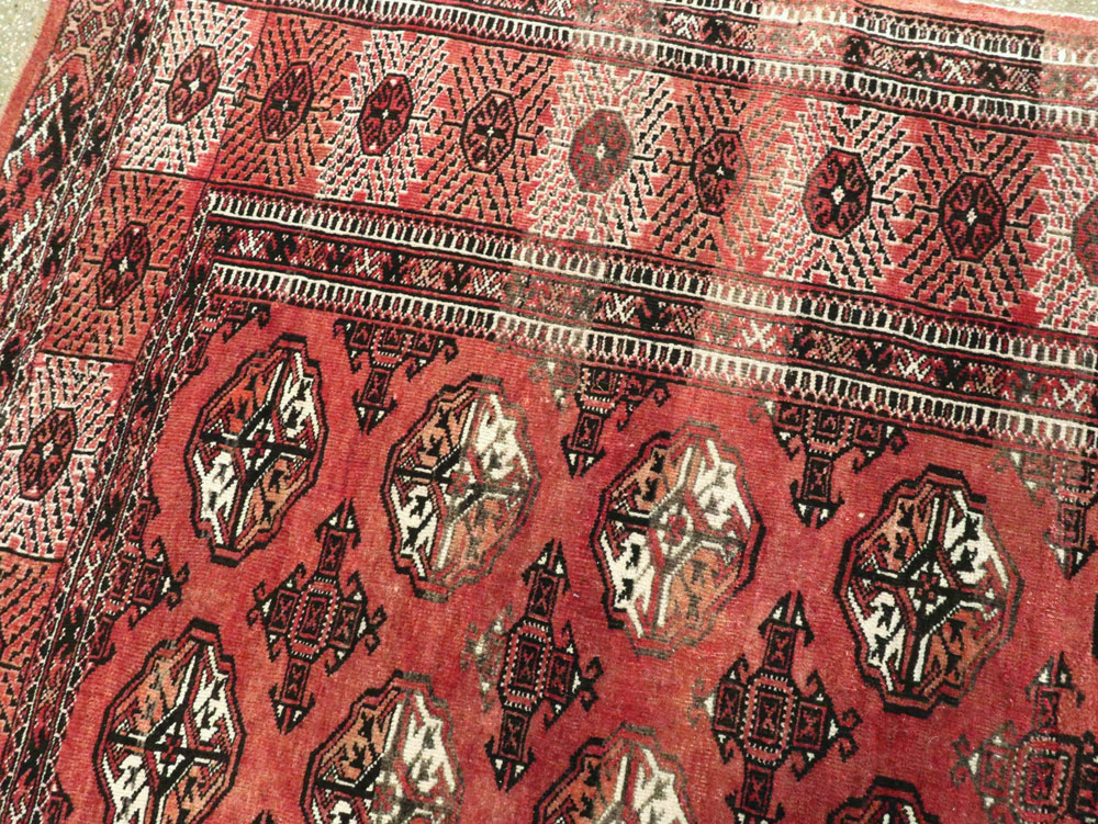 Vintage Central Asian Turkoman Room Size Tribal Carpet, No.26465 - Galerie Shabab