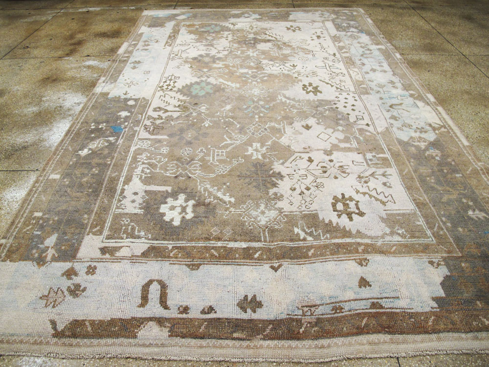 Vintage Turkish Oushak Carpet, No.26476 - Galerie Shabab