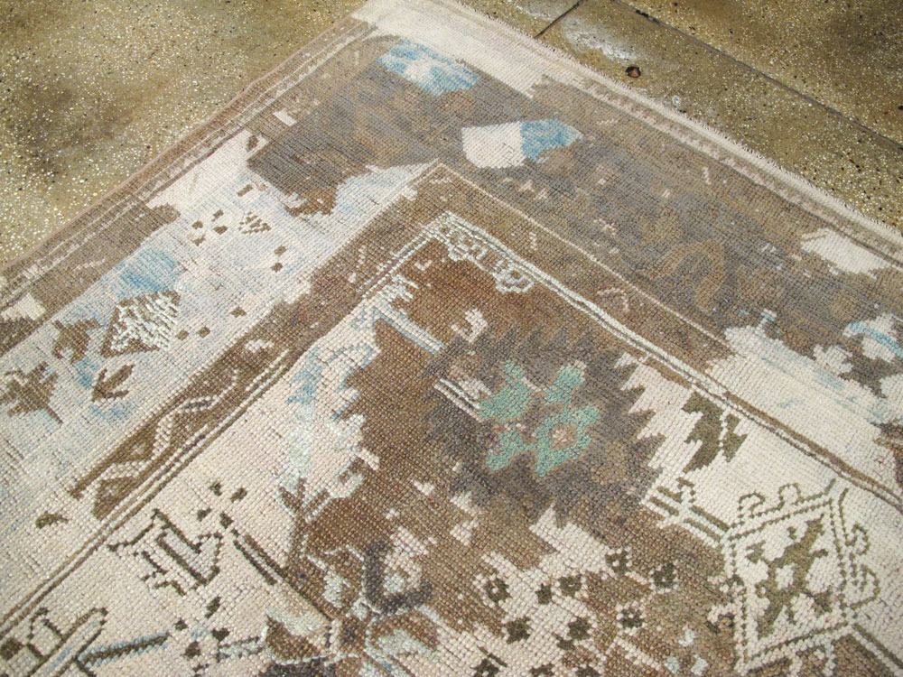 Vintage Turkish Oushak Carpet, No.26476 - Galerie Shabab