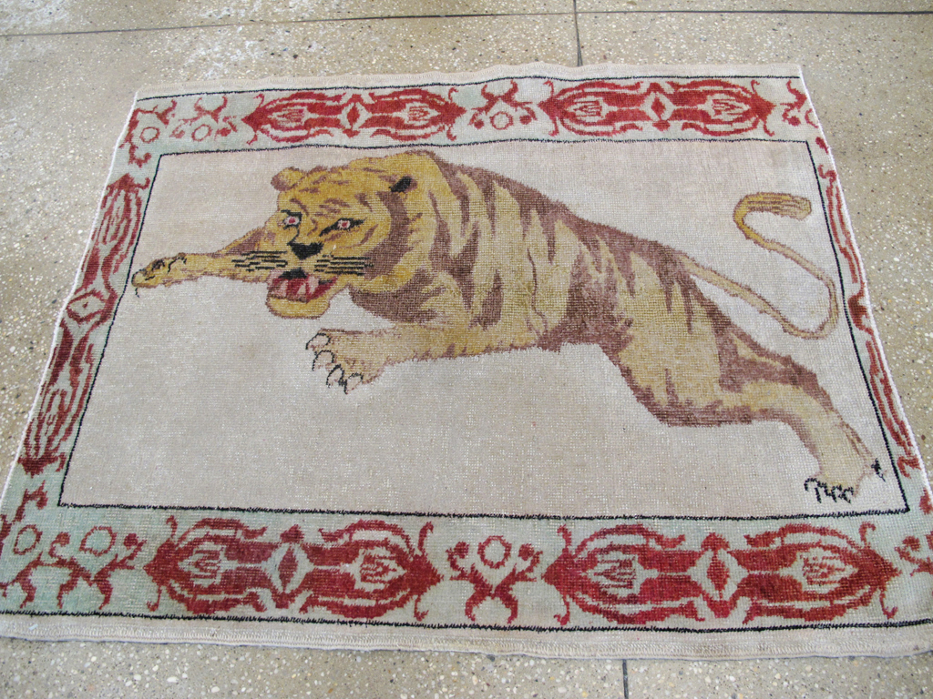 Vintage Pictorial Anatolian Rug, No.26479 - Galerie Shabab