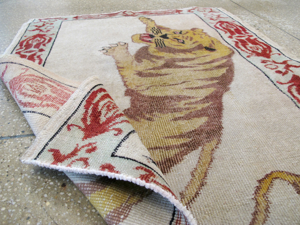 Vintage Pictorial Anatolian Rug, No.26479 - Galerie Shabab