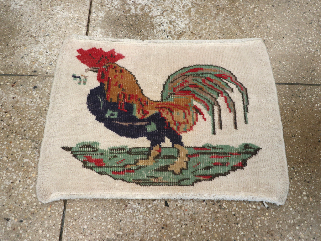 Vintage Turkish Anatolian Pictorial Throw Rug, No.26481 - Galerie Shabab