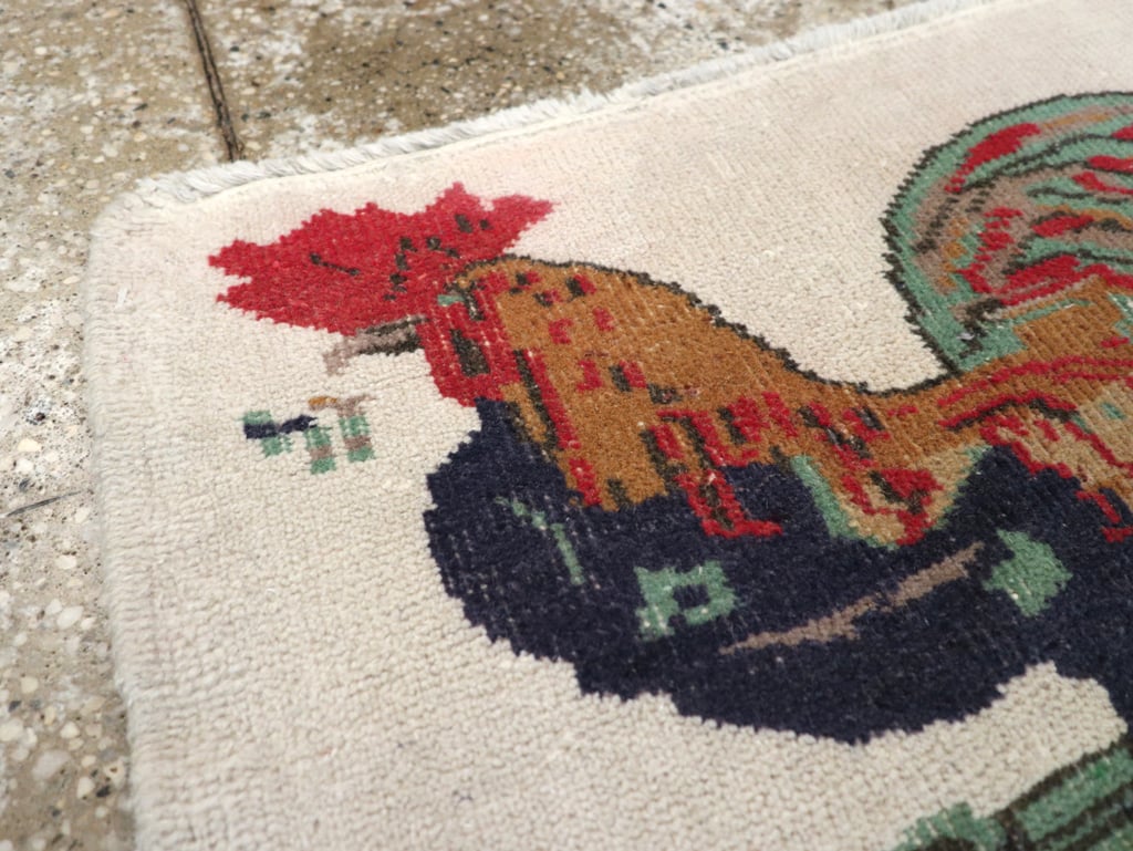 Vintage Turkish Anatolian Pictorial Throw Rug, No.26481 - Galerie Shabab