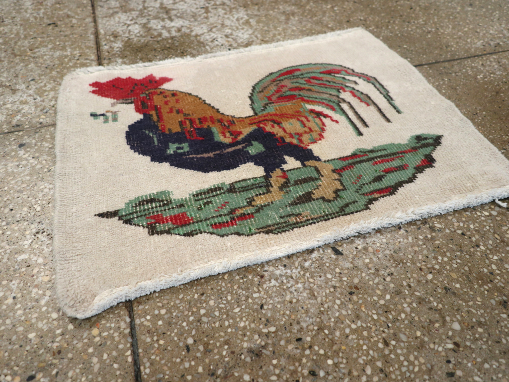 Vintage Turkish Anatolian Pictorial Throw Rug, No.26481 - Galerie Shabab