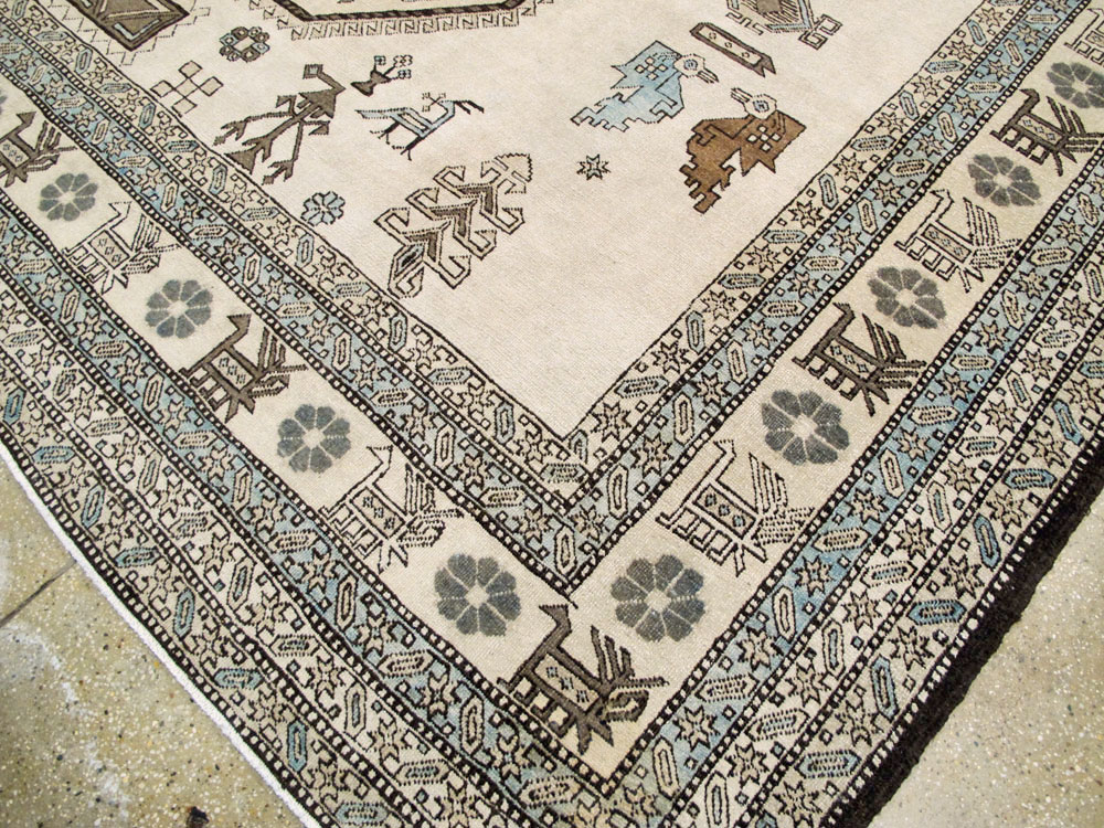 Vintage Persian Veece Carpet, No.26513 - Galerie Shabab