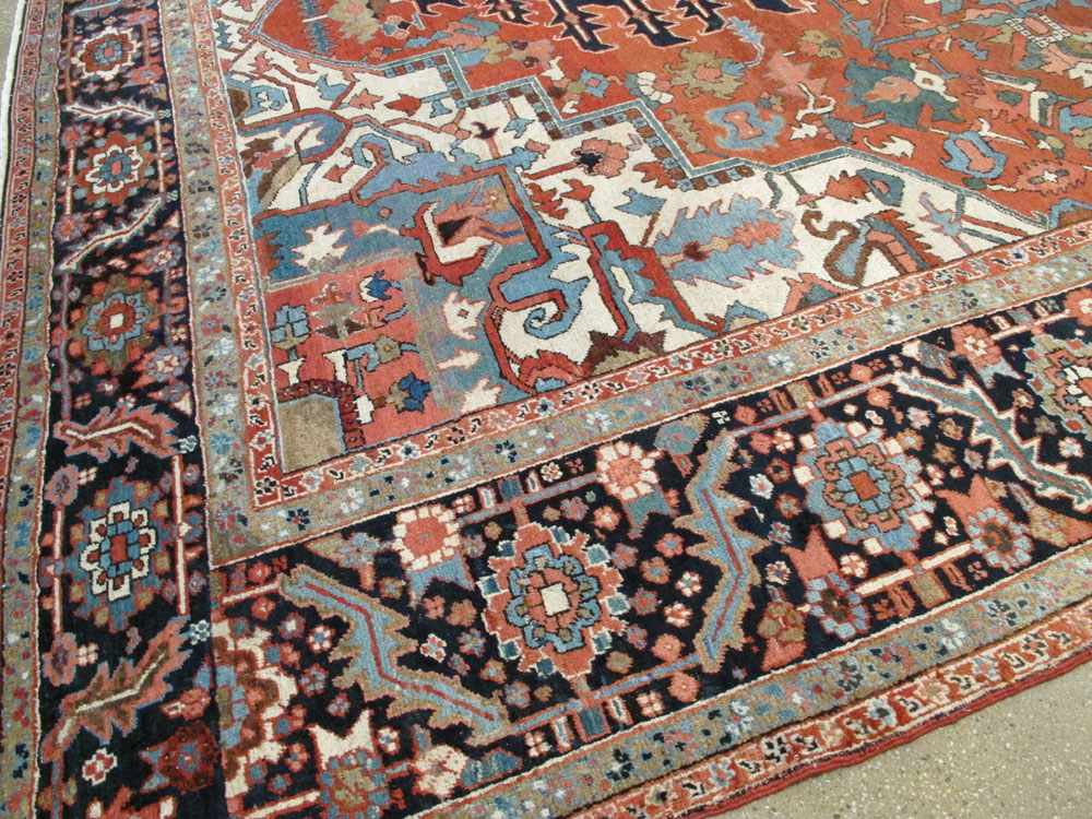 Antique Persian Heriz Carpet, No.26514 - Galerie Shabab