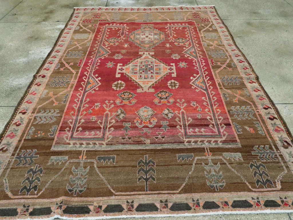 Vintage Turkish Anatolian Accent Carpet, No.26519 - Galerie Shabab