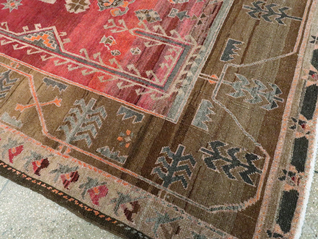 Vintage Turkish Anatolian Accent Carpet, No.26519 - Galerie Shabab