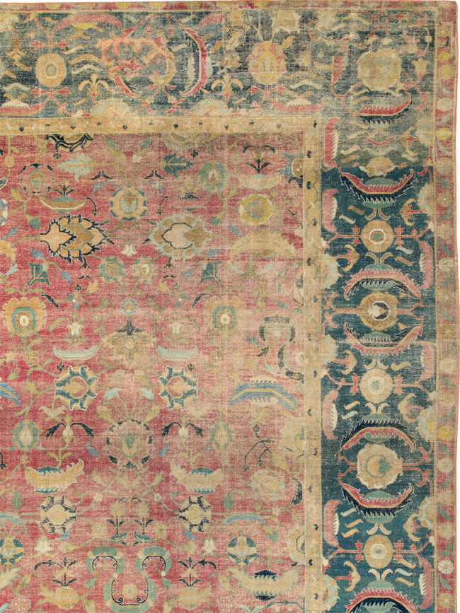 Antique Persian Isfahan Carpet, No.26527 - Galerie Shabab