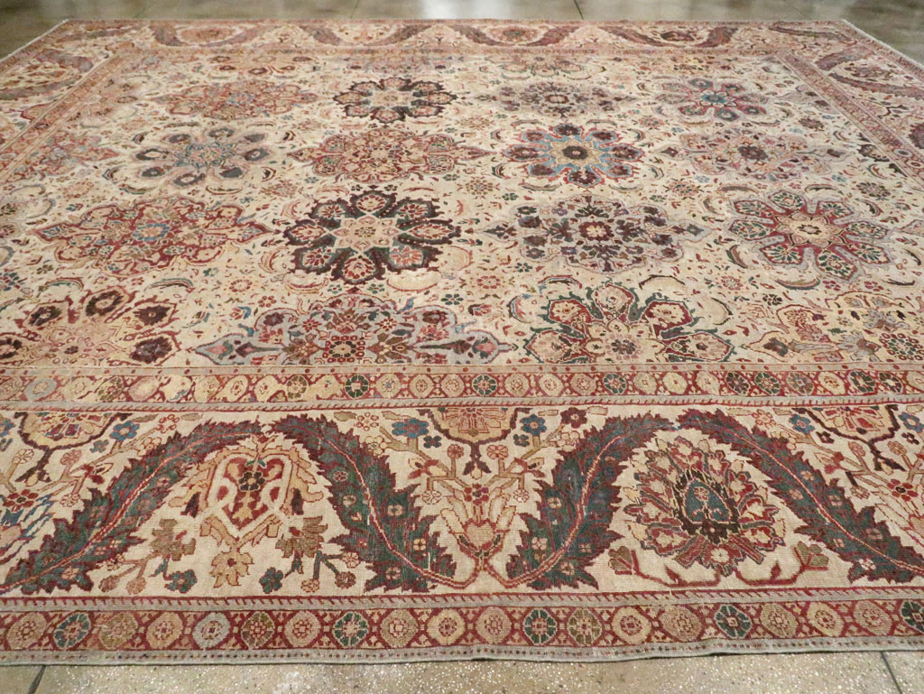 Antique Persian Sultanabad Carpet, No.26536 - Galerie Shabab