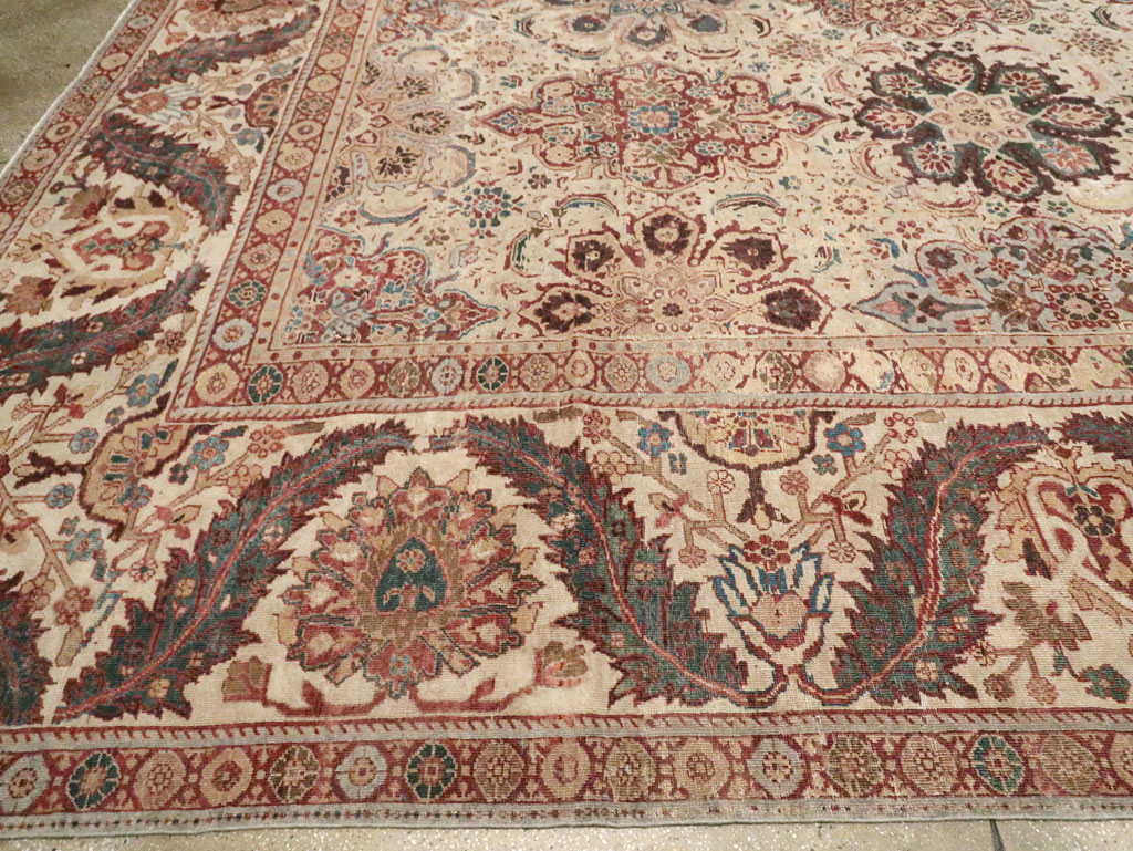 Antique Persian Sultanabad Carpet, No.26536 - Galerie Shabab