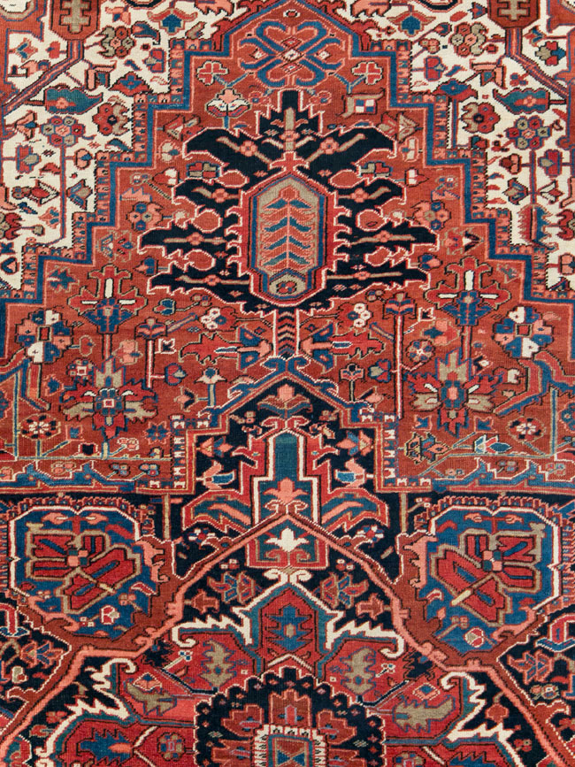 Antique Persian Heriz Carpet, No.26539 - Galerie Shabab