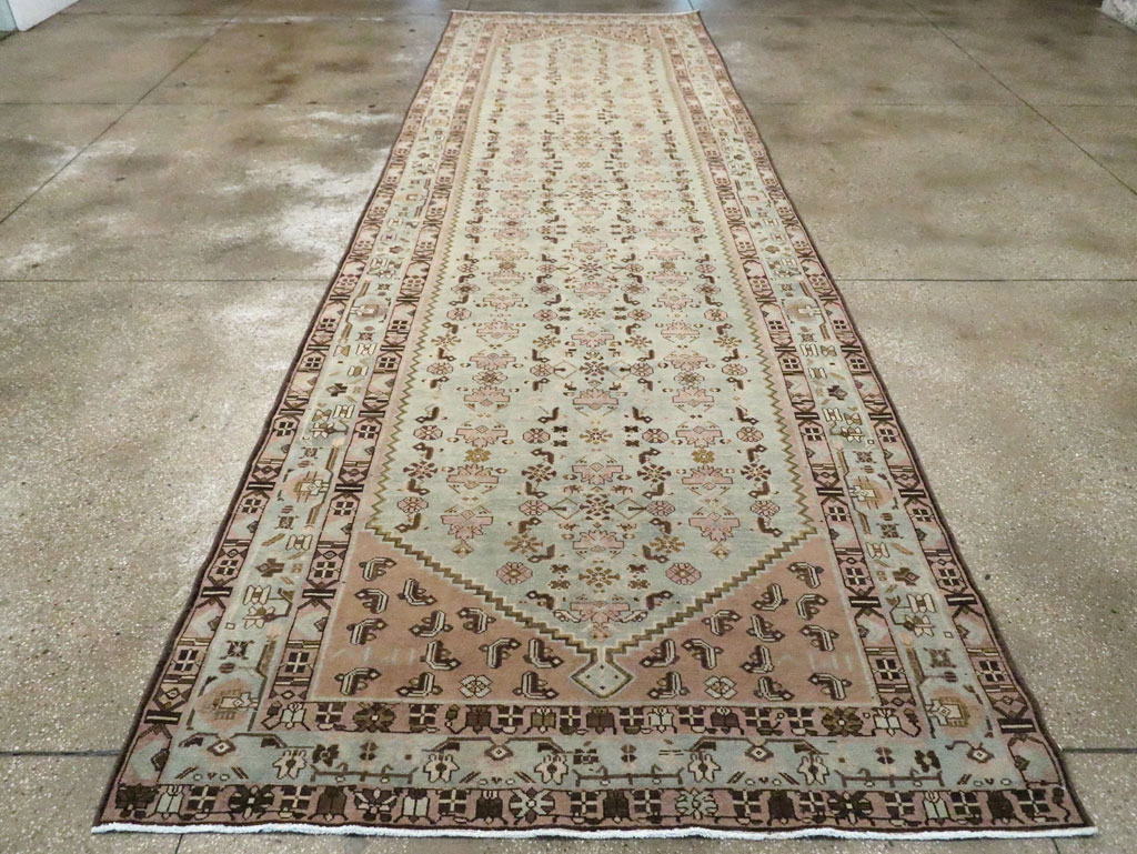 Vintage Persian Malayer Gallery Rug, No.26572 - Galerie Shabab