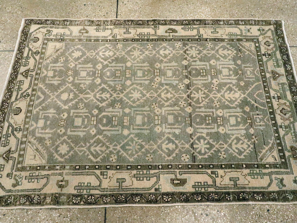 Vintage Persian Malayer Throw Rug, No.26585 - Galerie Shabab