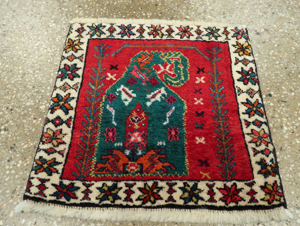 Vintage Persian Shiraz Rug, No.26600 - Galerie Shabab