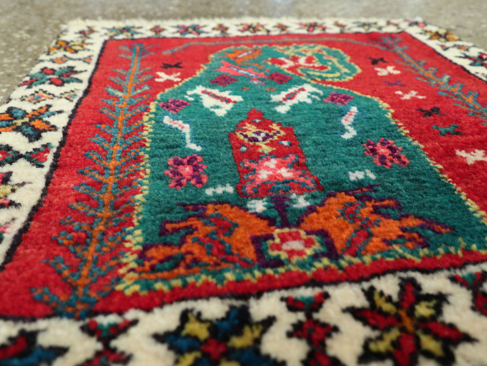 Vintage Persian Shiraz Rug, No.26600 - Galerie Shabab
