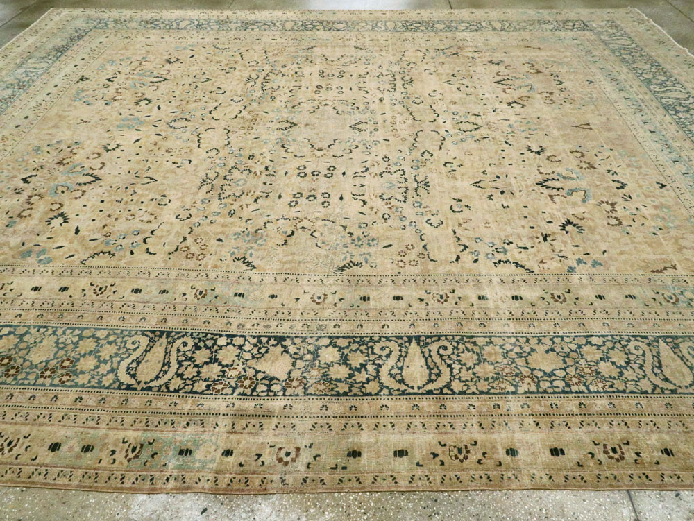 Antique Persian Mashad Carpet, No.26605 - Galerie Shabab
