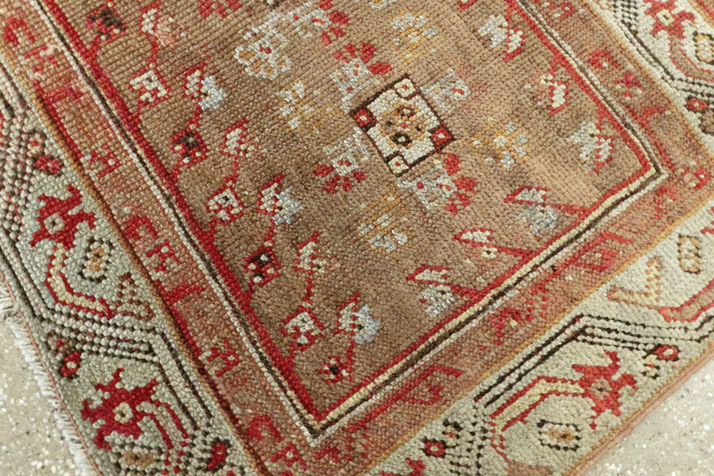 Antique Turkish Oushak Carpet, No.26613 - Galerie Shabab