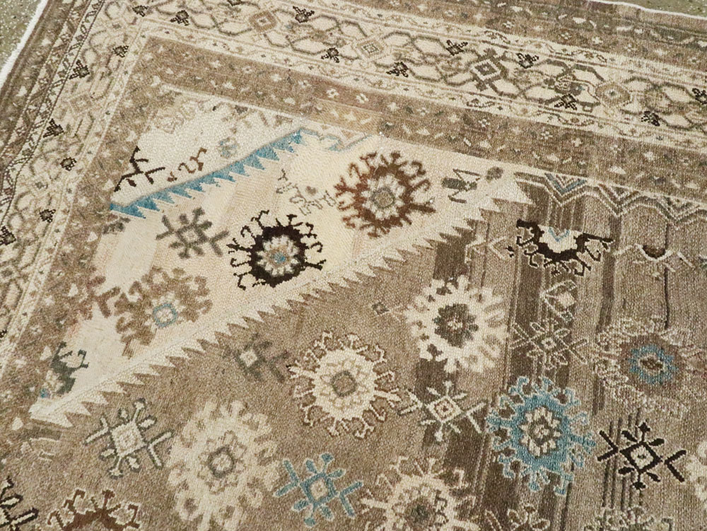 Vintage Persian Bibikabad Carpet, No.26622 - Galerie Shabab