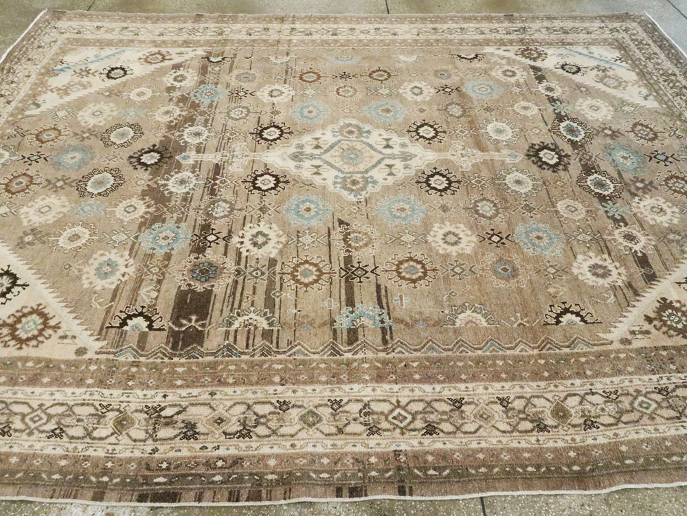 Vintage Persian Bibikabad Carpet, No.26622 - Galerie Shabab