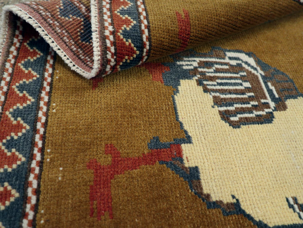 Vintage Turkish Anatolian Pictorial Square Throw Rug, No.26628 - Galerie Shabab