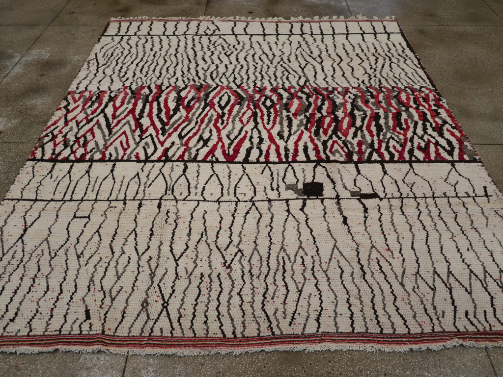 Modern Moroccan Carpet, No.26645 - Galerie Shabab