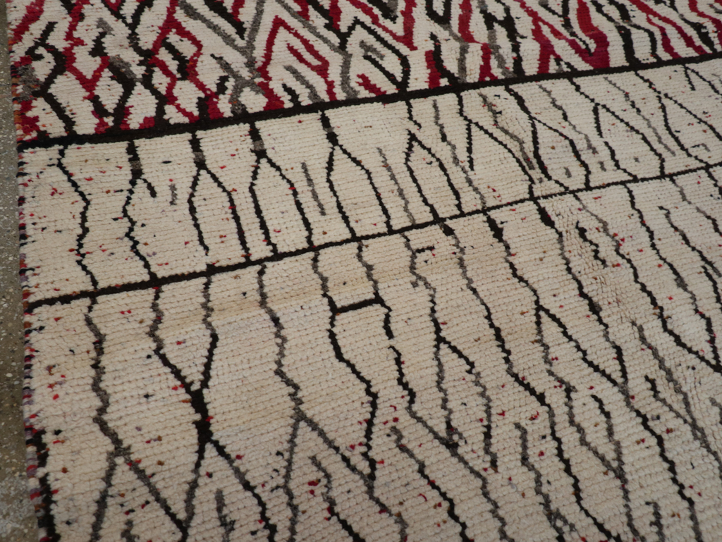 Modern Moroccan Carpet, No.26645 - Galerie Shabab