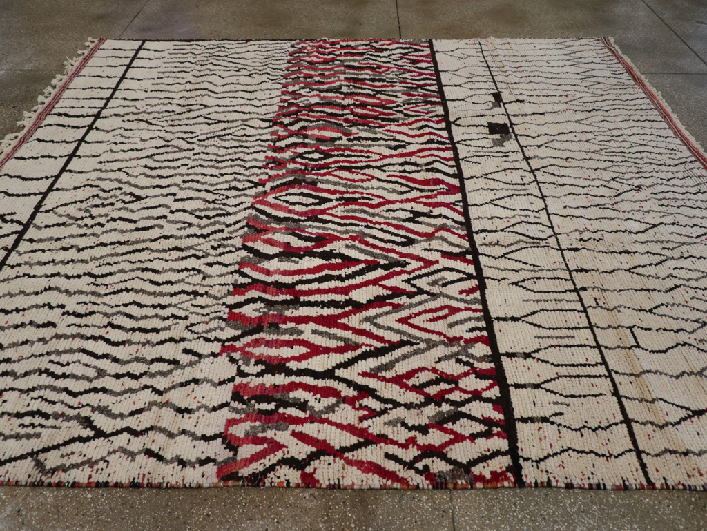 Modern Moroccan Carpet, No.26645 - Galerie Shabab