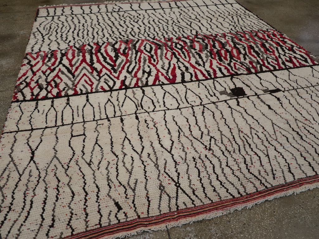 Modern Moroccan Carpet, No.26645 - Galerie Shabab