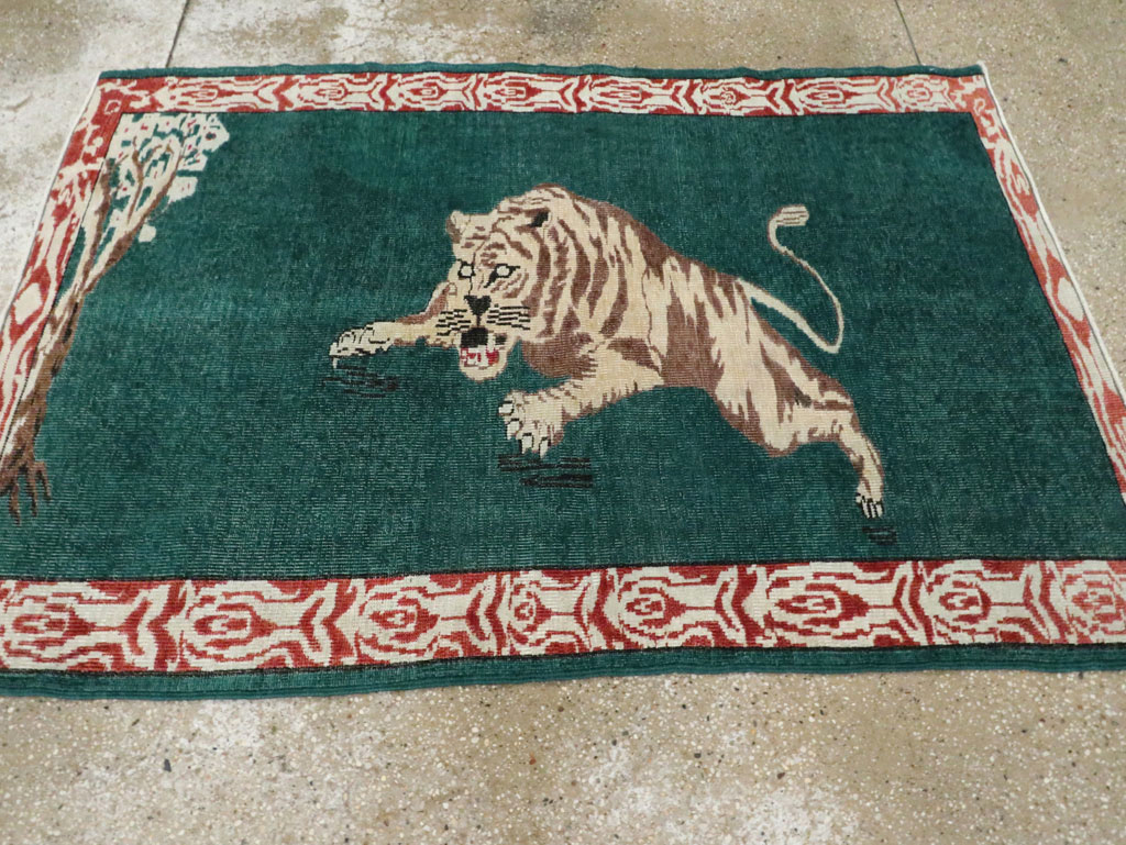 Vintage Pictorial Anatolian Rug, No.26669 - Galerie Shabab