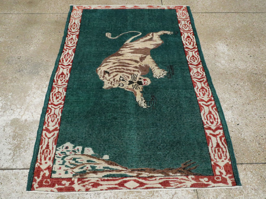 Vintage Pictorial Anatolian Rug, No.26669 - Galerie Shabab