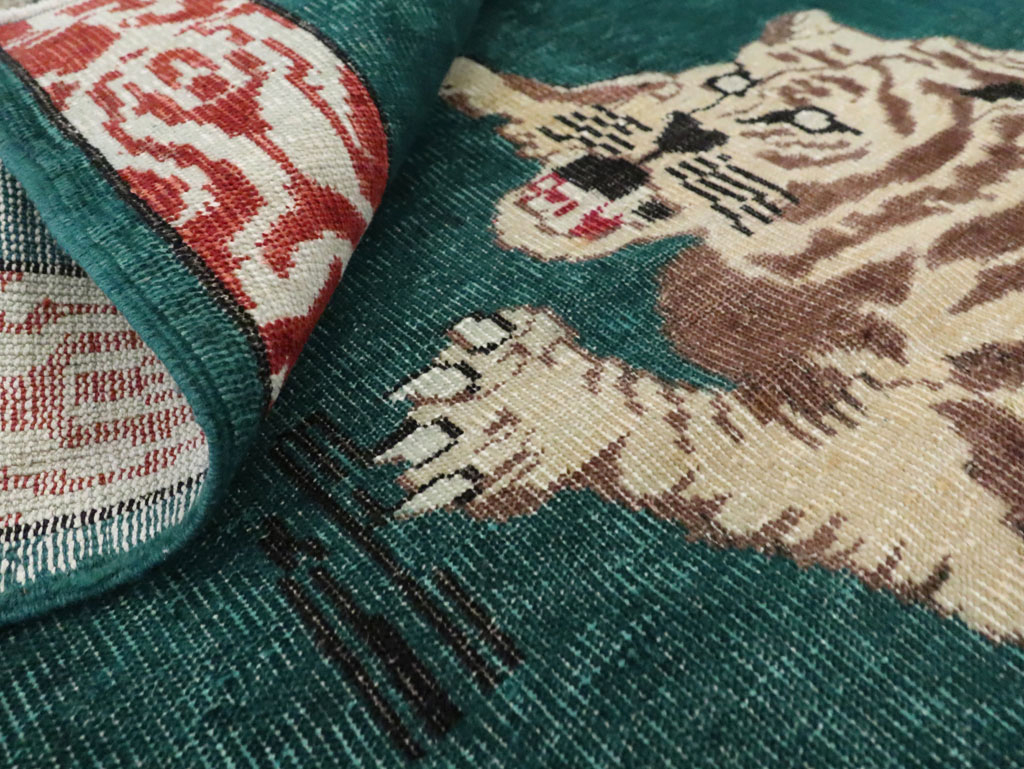 Vintage Pictorial Anatolian Rug, No.26669 - Galerie Shabab