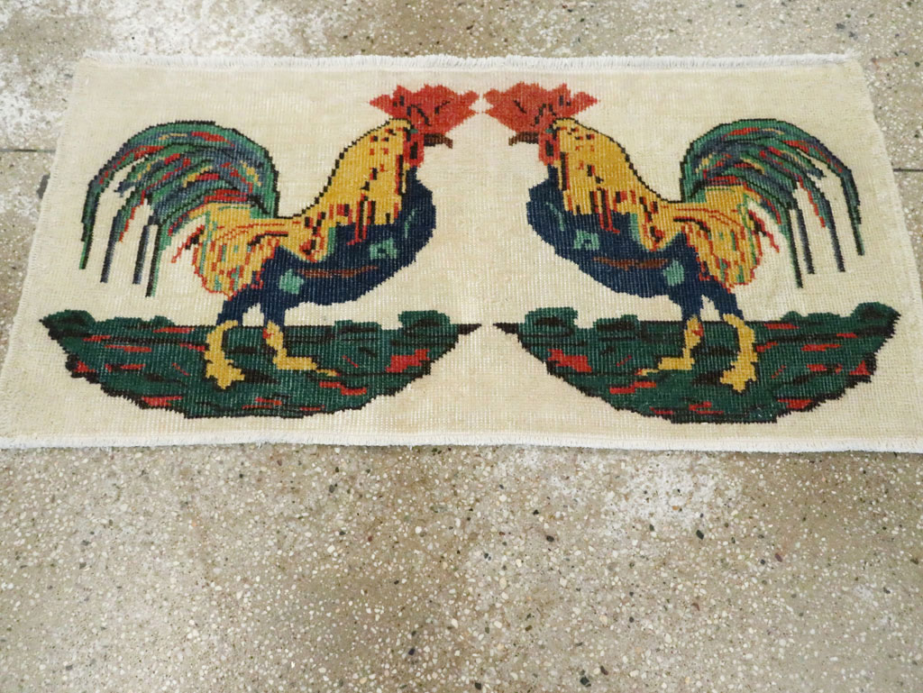 Vintage Turkish Anatolian Pictorial Throw Rug, No.26670 - Galerie Shabab