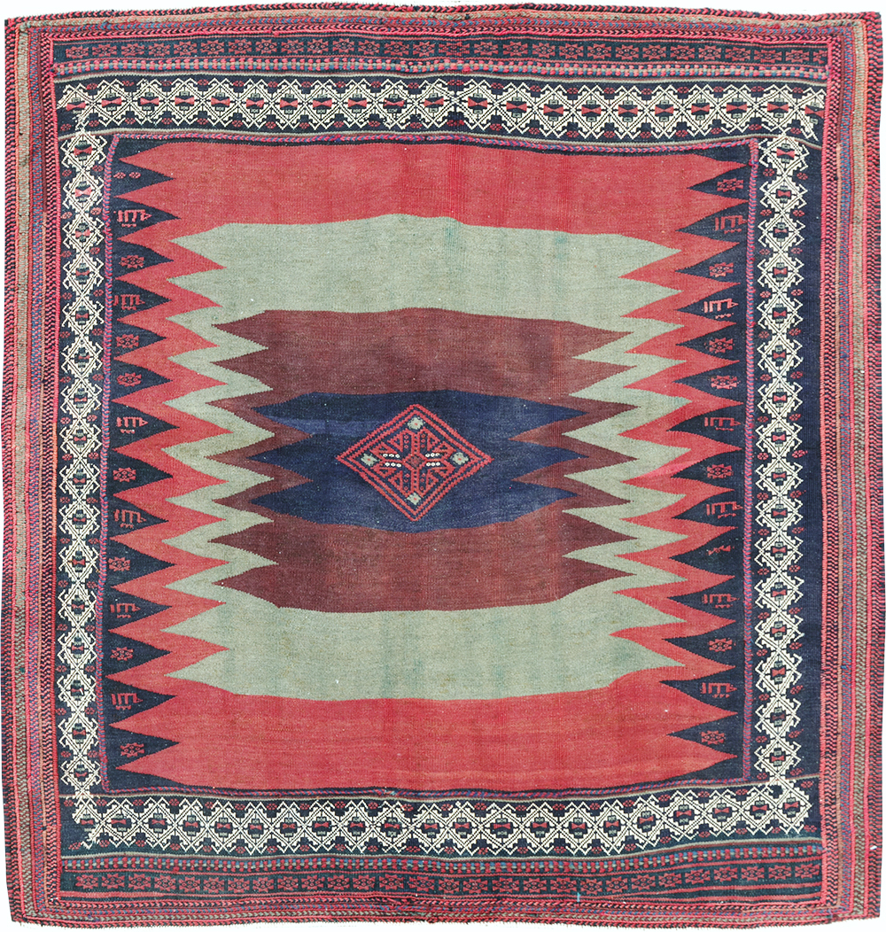 Vintage Persian Shiraz Flatweave Kilim Square Accent Rug, No.26679 - Galerie Shabab
