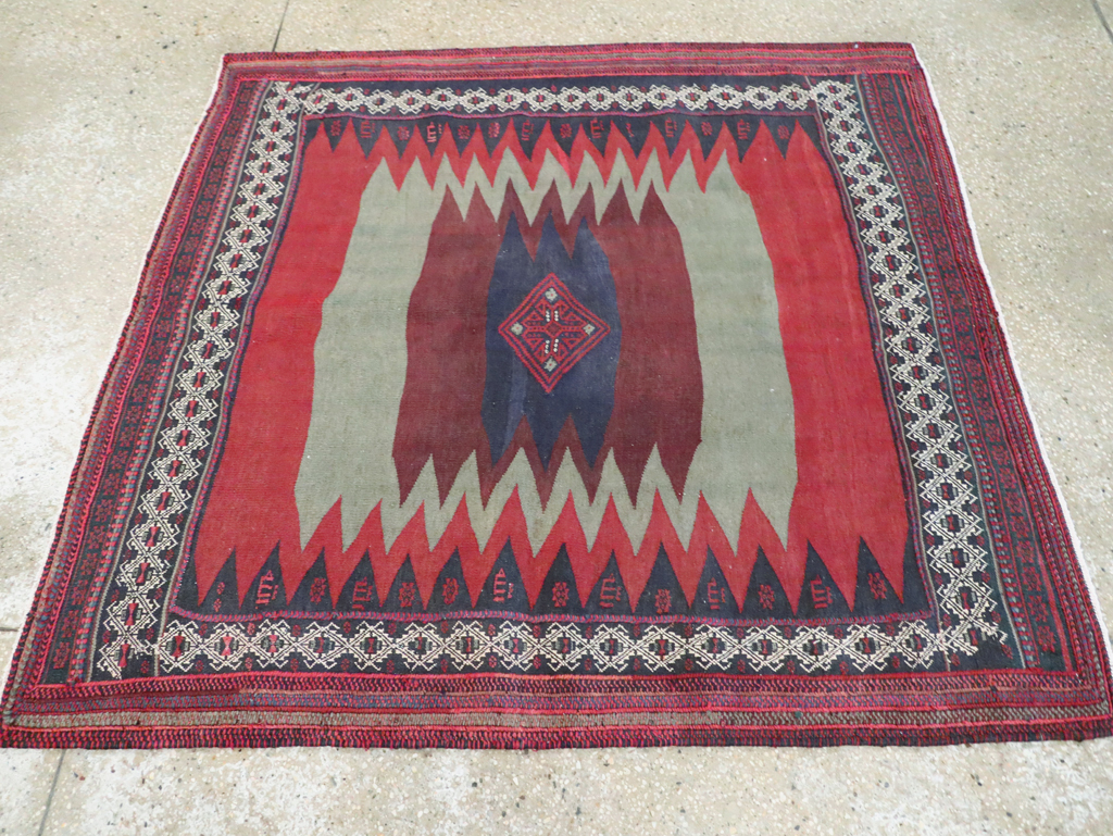 Vintage Persian Shiraz Flatweave Kilim Square Accent Rug, No.26679 - Galerie Shabab