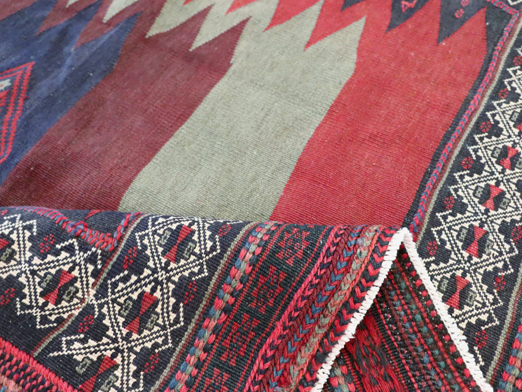 Vintage Persian Shiraz Flatweave Kilim Square Accent Rug, No.26679 - Galerie Shabab