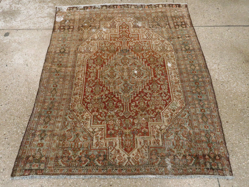 Antique Persian Senneh Distressed Rug, No.26712 - Galerie Shabab
