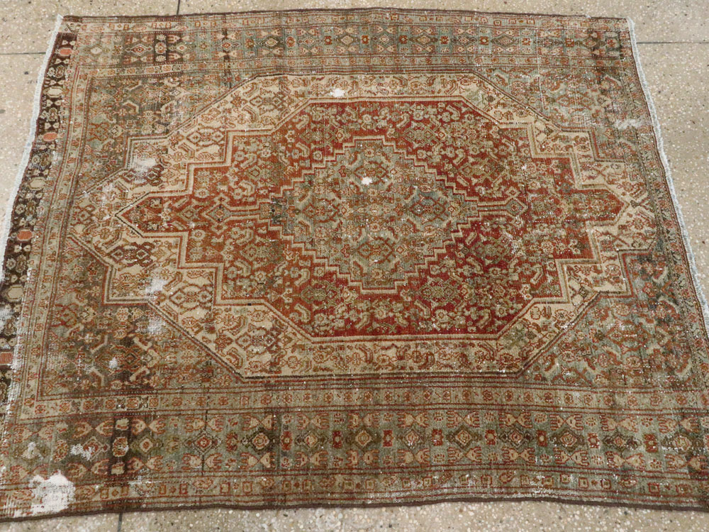 Antique Persian Senneh Distressed Rug, No.26712 - Galerie Shabab