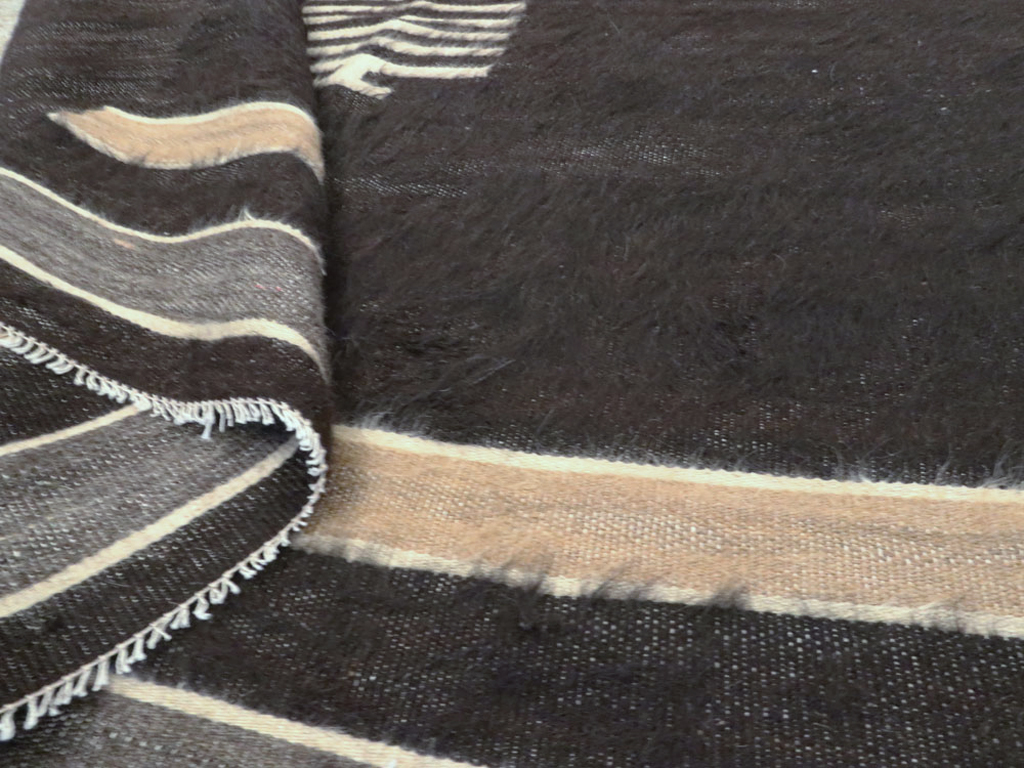 Vintage Turkish Mohair Accent Rug, No.26734 - Galerie Shabab