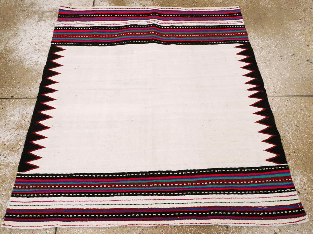 Vintage Persian Kilim Throw Rug, No.26747 - Galerie Shabab